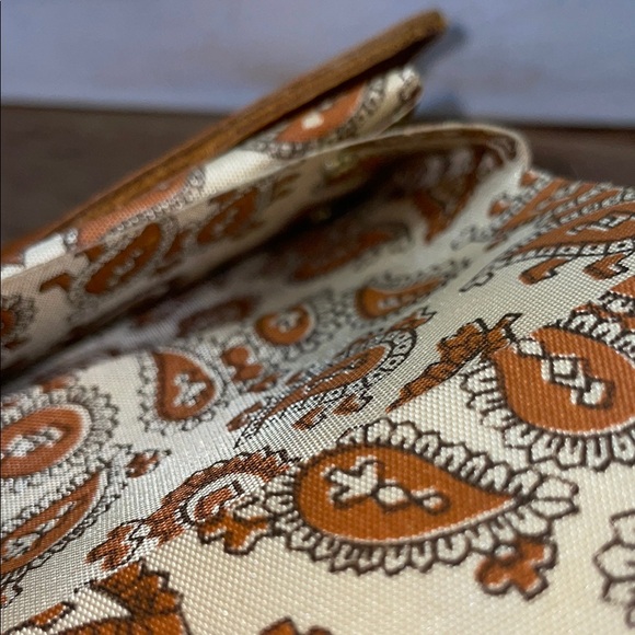 Vintage Tooled Leather Wallet Floral Embossed Bifold Western Boho Accessory - Picture 13 of 16